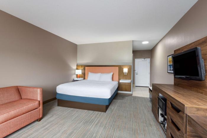 hampton inn and suites harrisburg north