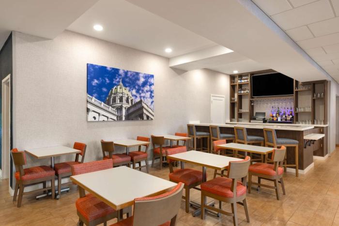 hampton inn and suites harrisburg north