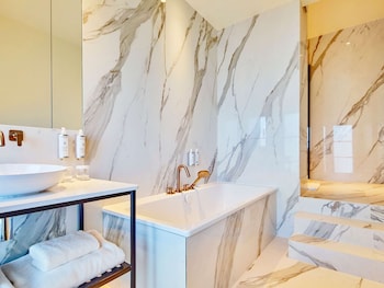 la licorne hotel troyes mgallery