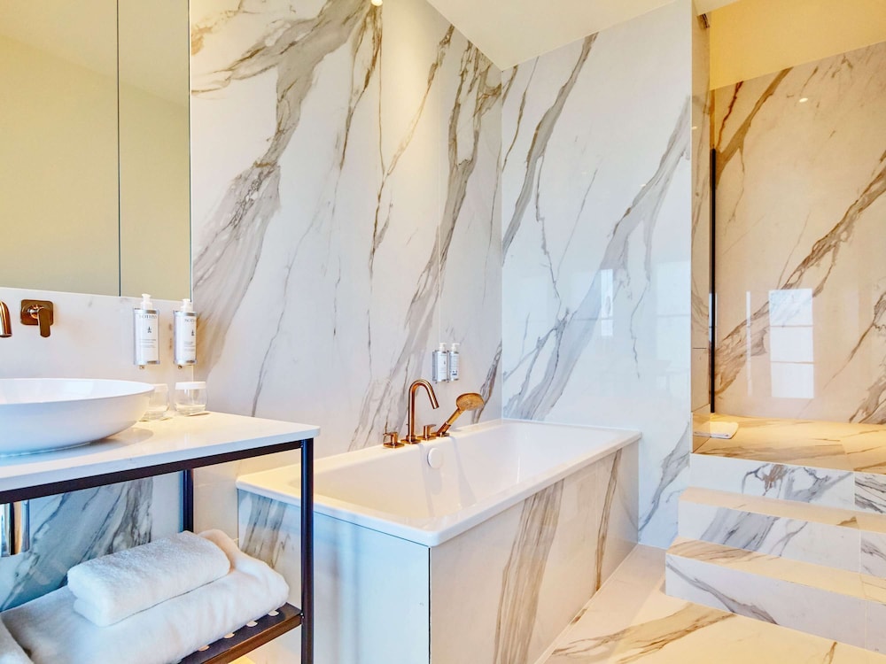 la licorne hotel troyes mgallery