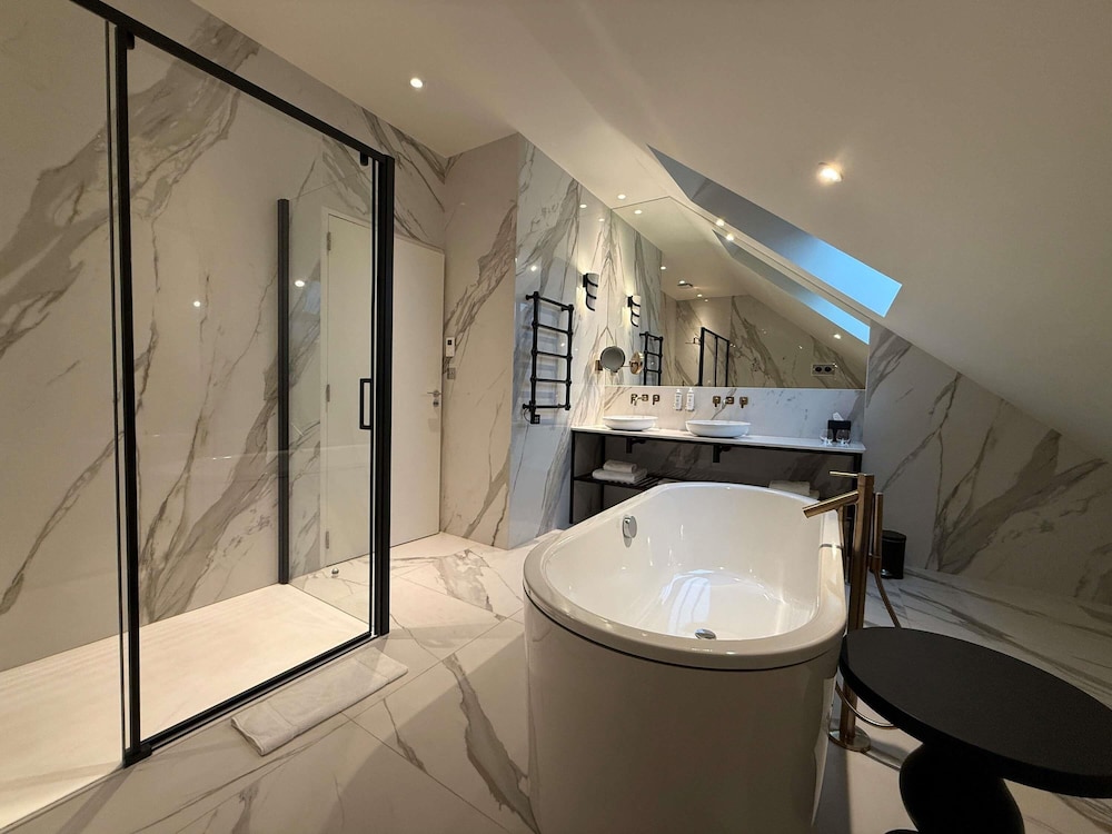 la licorne hotel troyes mgallery