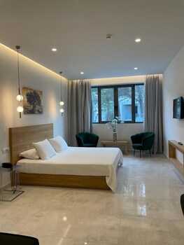 mythical coast wellness retreat