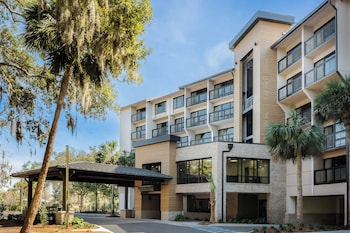 Holiday Inn Express Hilton Head Island By Ihg,10 Tanglewood Drive,3 star