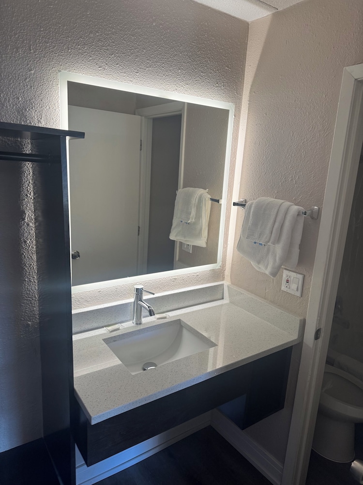 travelodge by wyndham rockford south