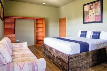 capital o hotel villa azura