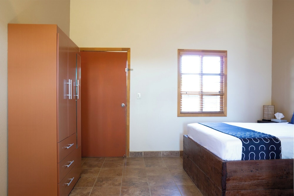 capital o hotel villa azura