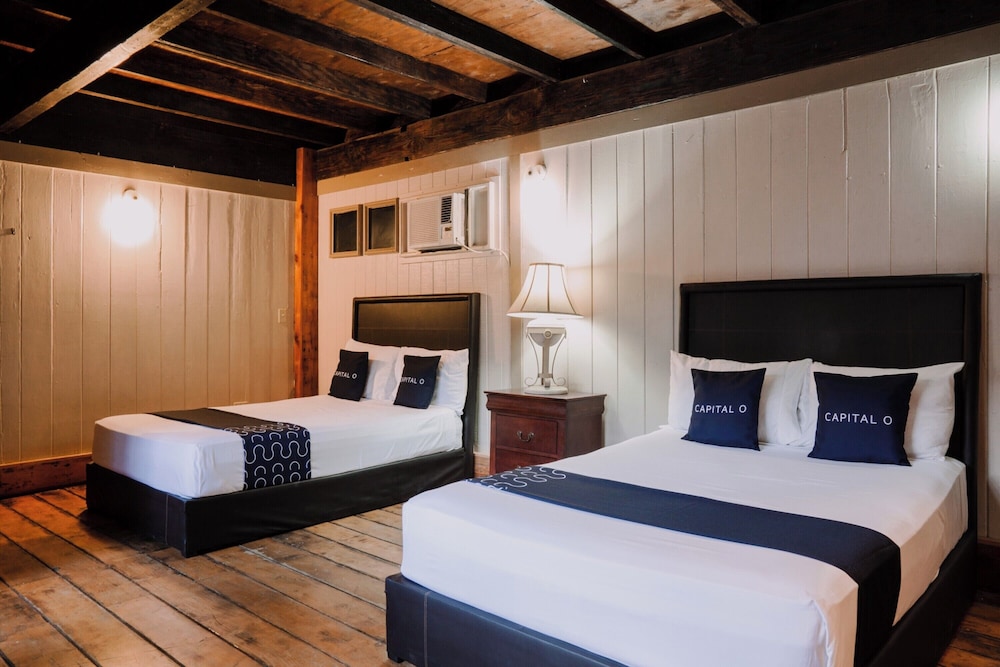 capital o hotel villa azura