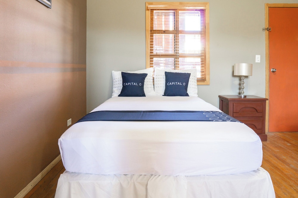 capital o hotel villa azura