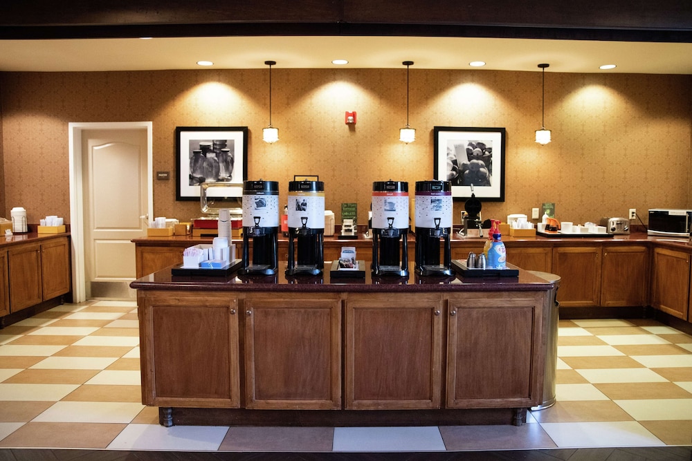 hampton inn and suites fresno