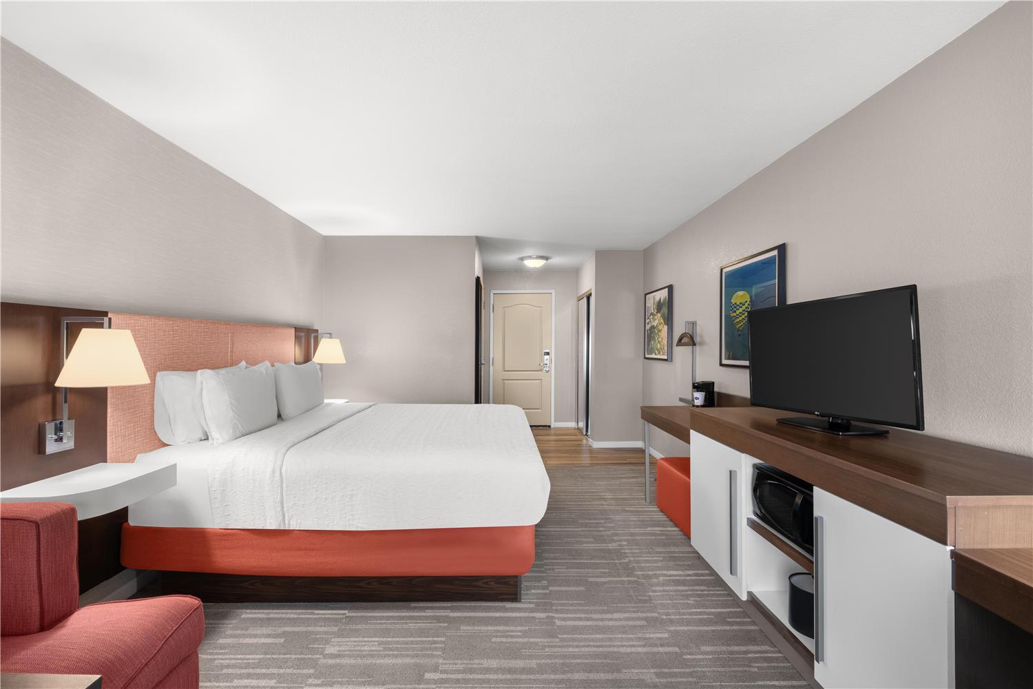hampton inn and suites fresno
