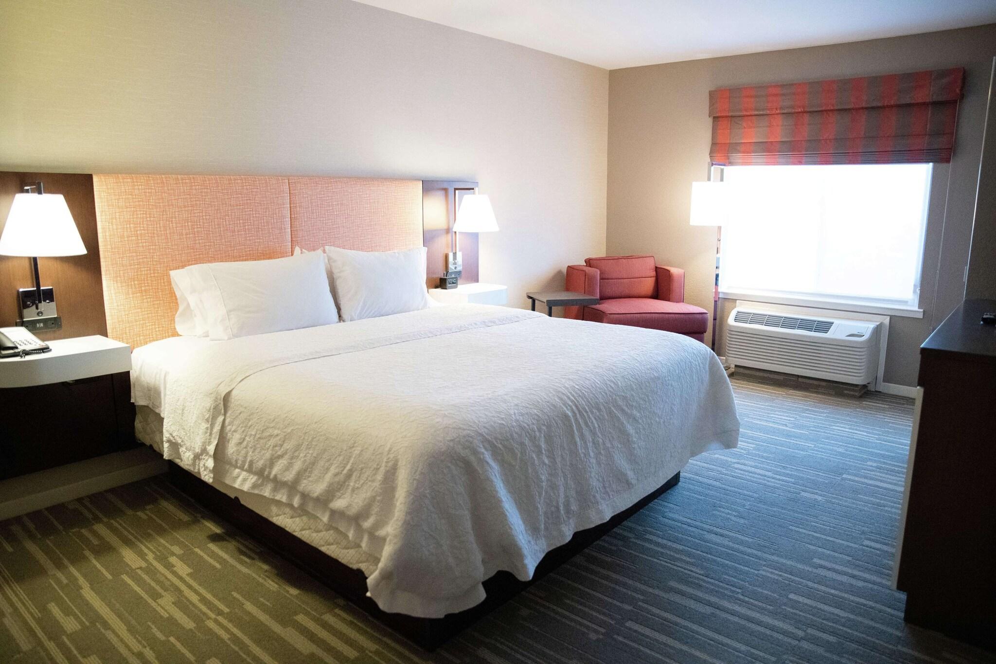 hampton inn and suites fresno