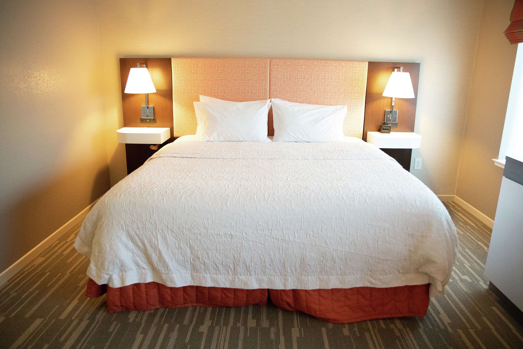 hampton inn and suites fresno