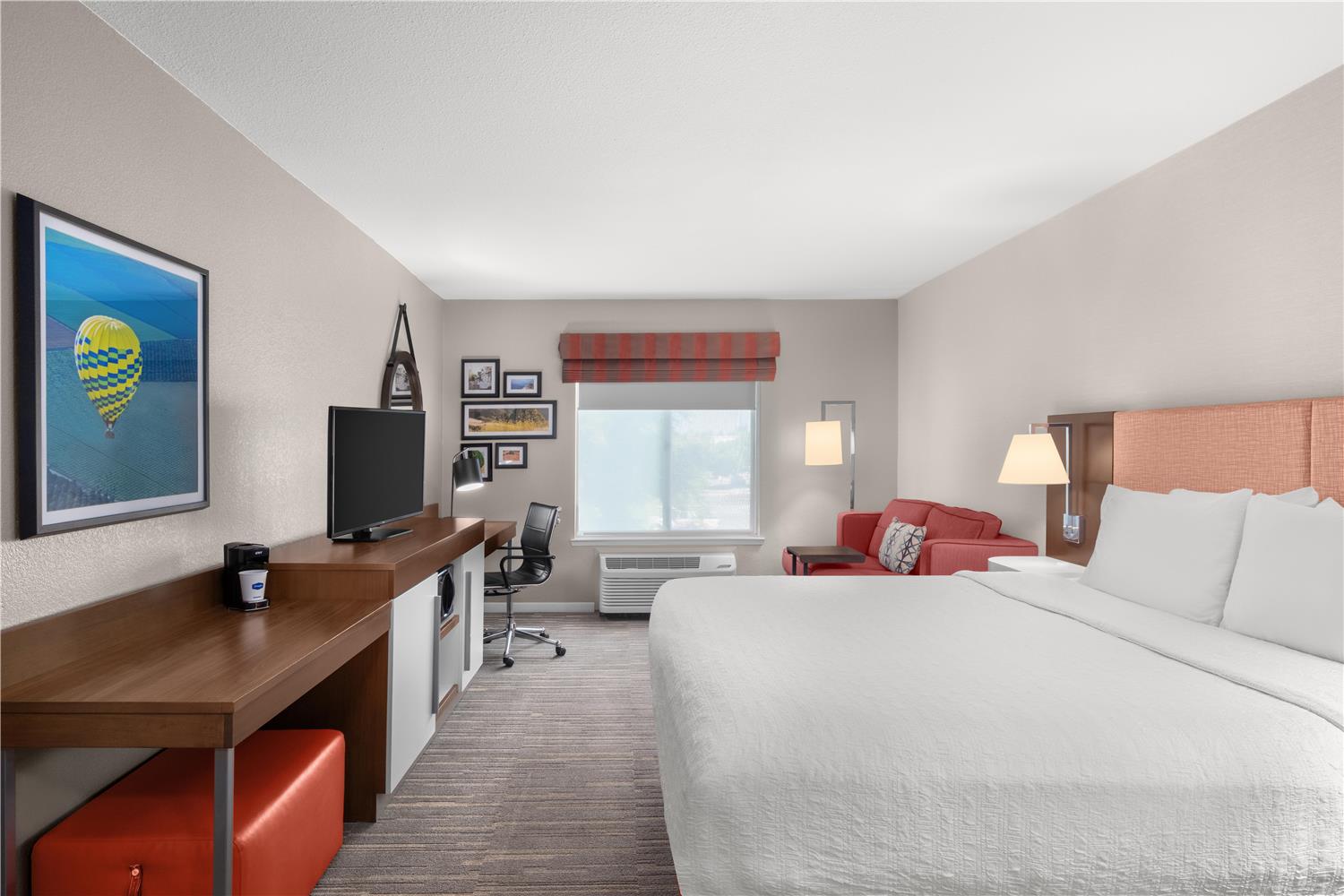 hampton inn and suites fresno