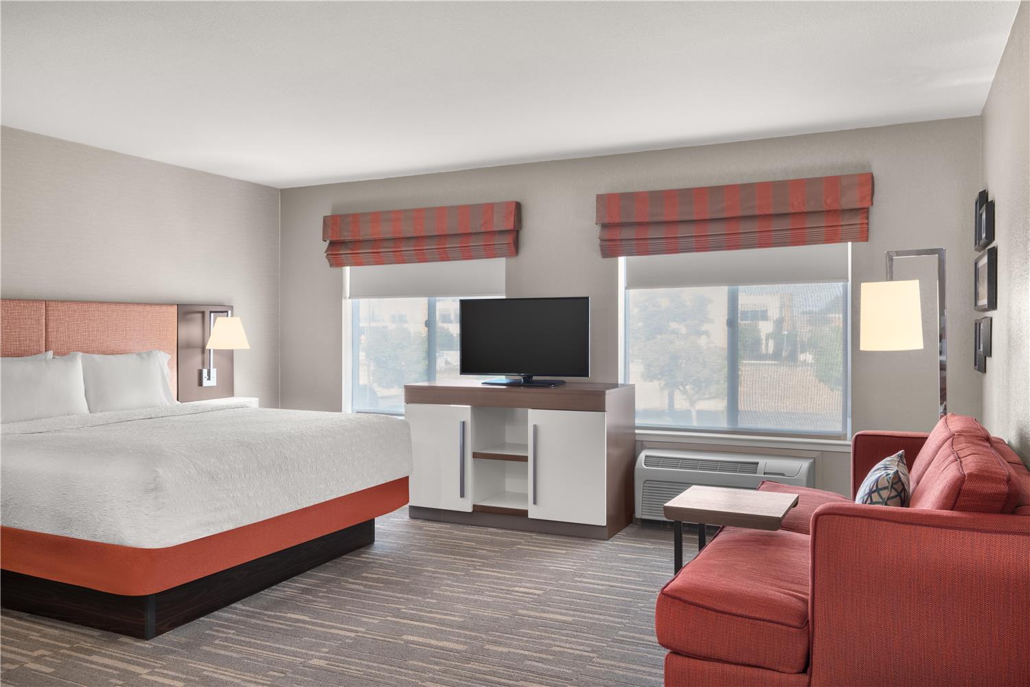 hampton inn and suites fresno