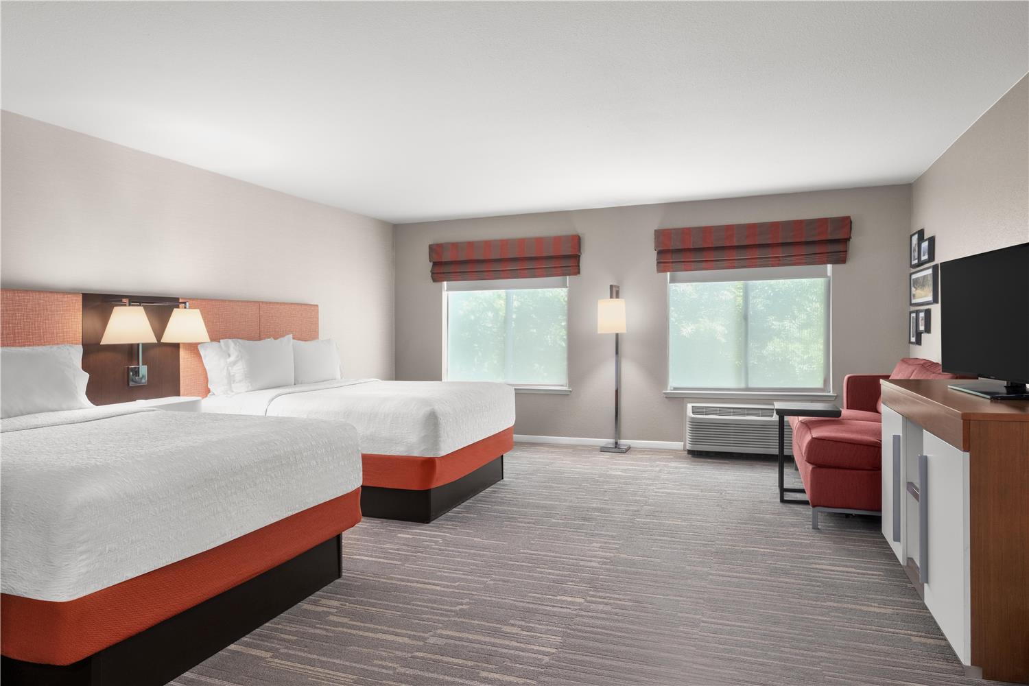 hampton inn and suites fresno
