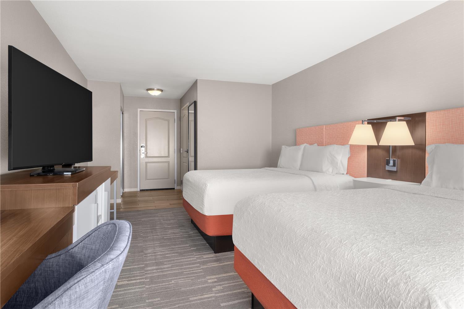 hampton inn and suites fresno