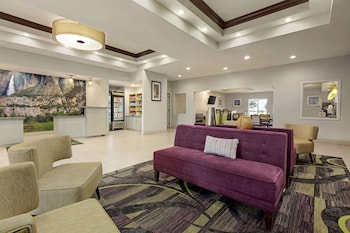 La Quinta Inn & Suites By Wyndham Fresno Northwest,California>>Fresno,3 star