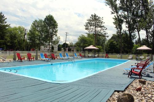 Colonial Resort-1000 Islands,Kingston>>Gananoque,3 star