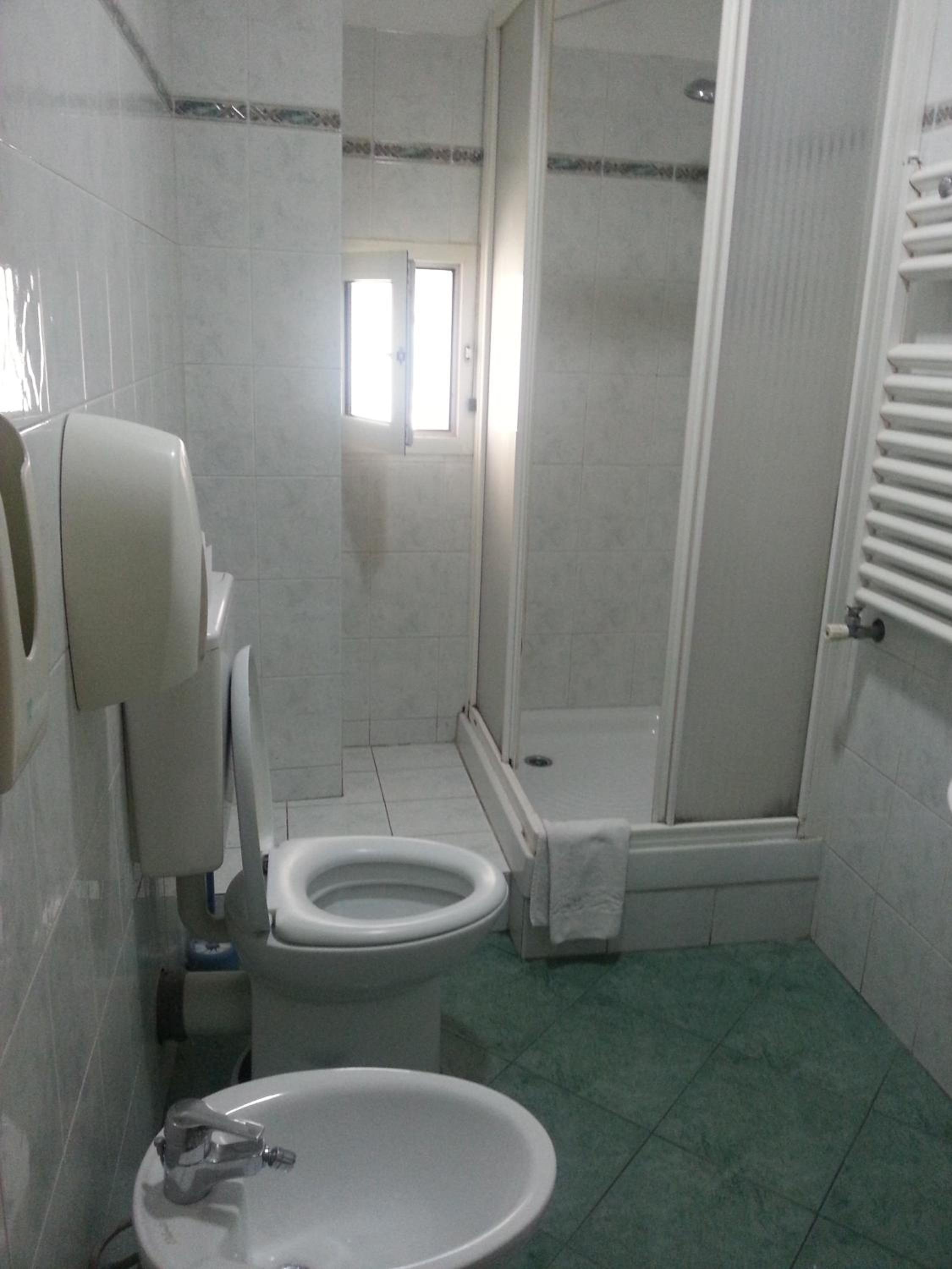 Hotel Le Tre Stazioni,Liguria>>Genoa,2 star