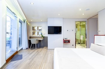 sunborn gibraltar yacht hotel resort