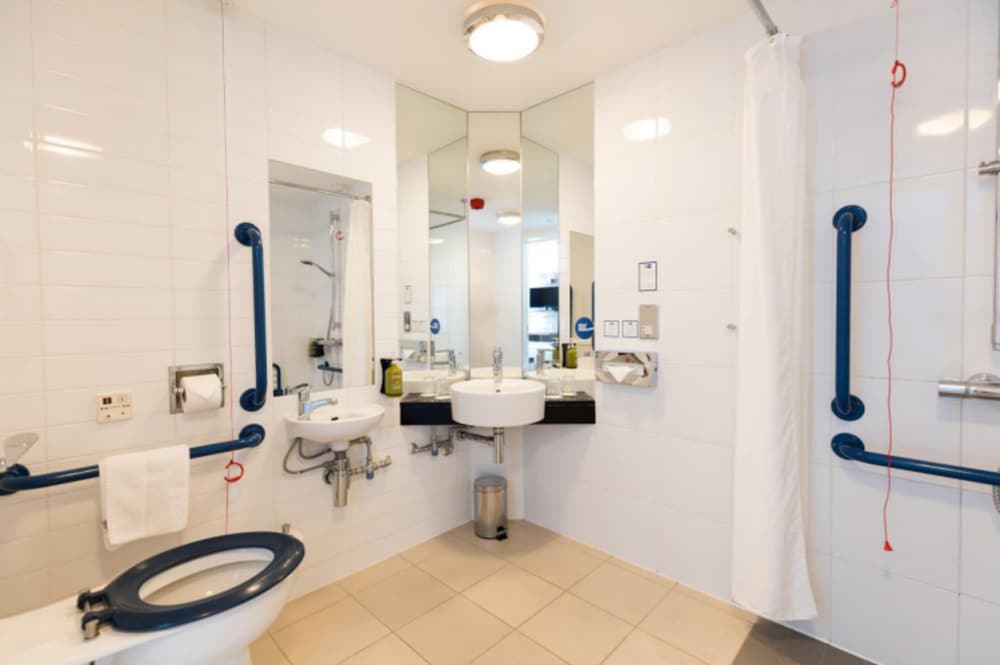 holiday inn express london heathrow t5 by ihg