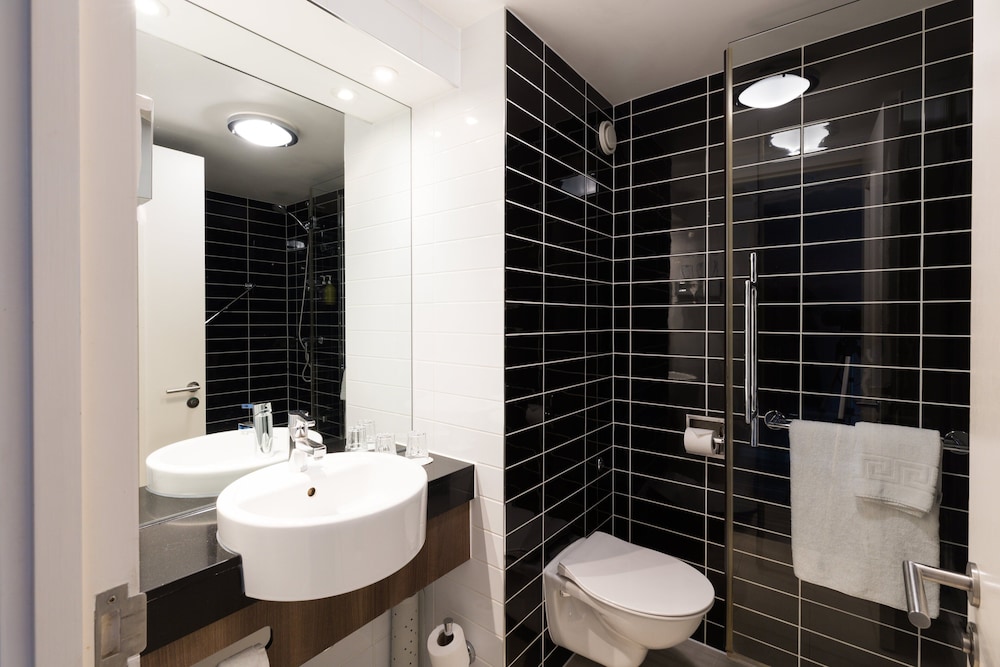 holiday inn express london heathrow t5 by ihg