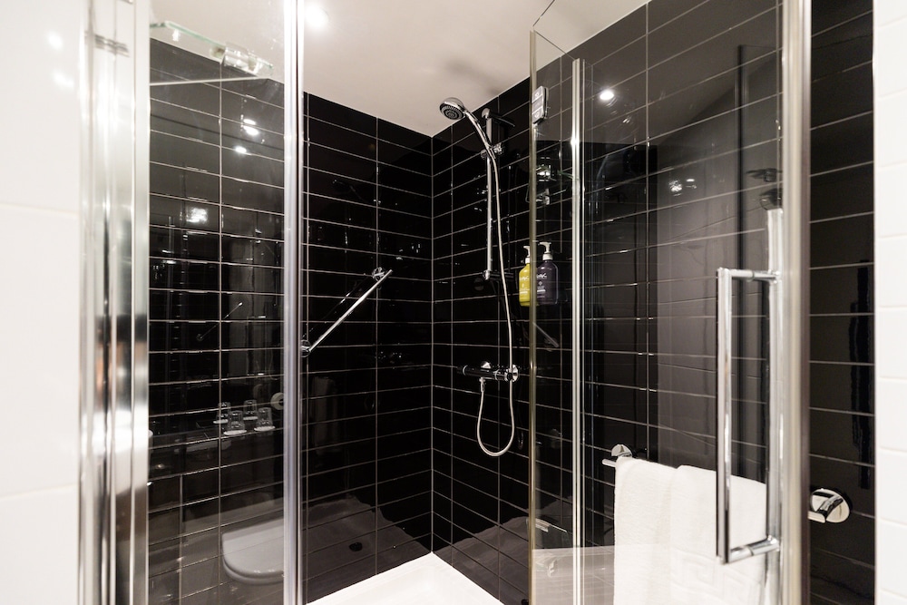 holiday inn express london heathrow t5 by ihg