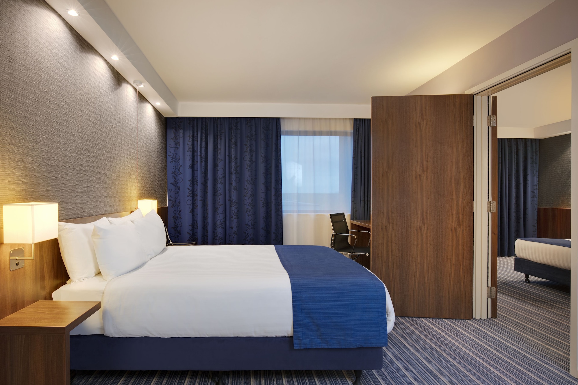 holiday inn express london heathrow t5 by ihg
