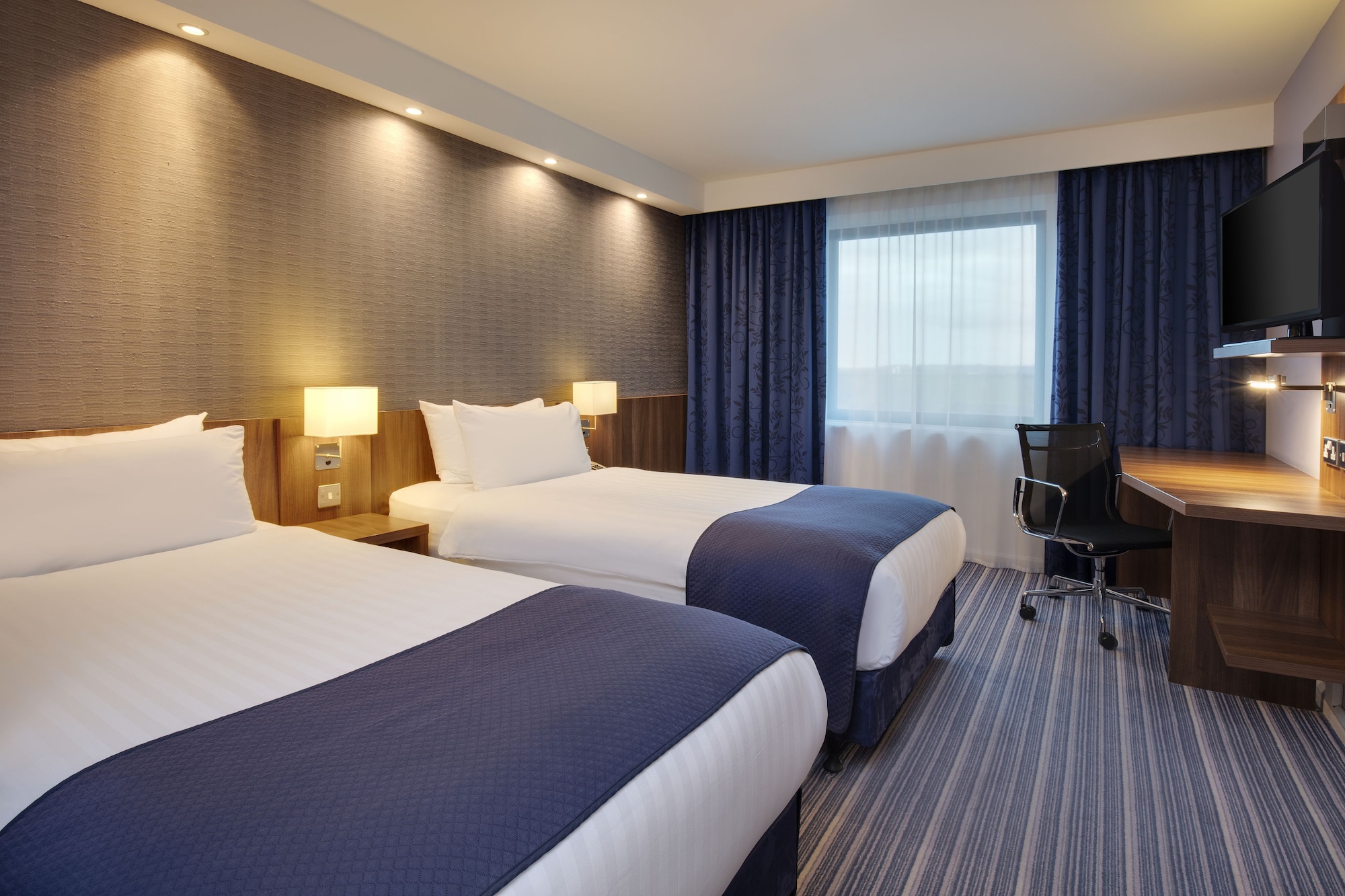 holiday inn express london heathrow t5 by ihg
