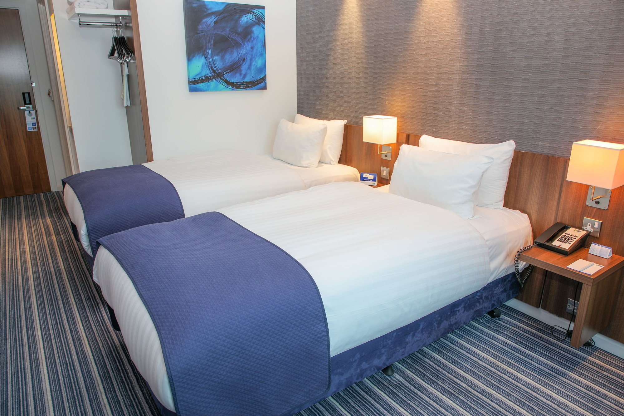 holiday inn express london heathrow t5 by ihg
