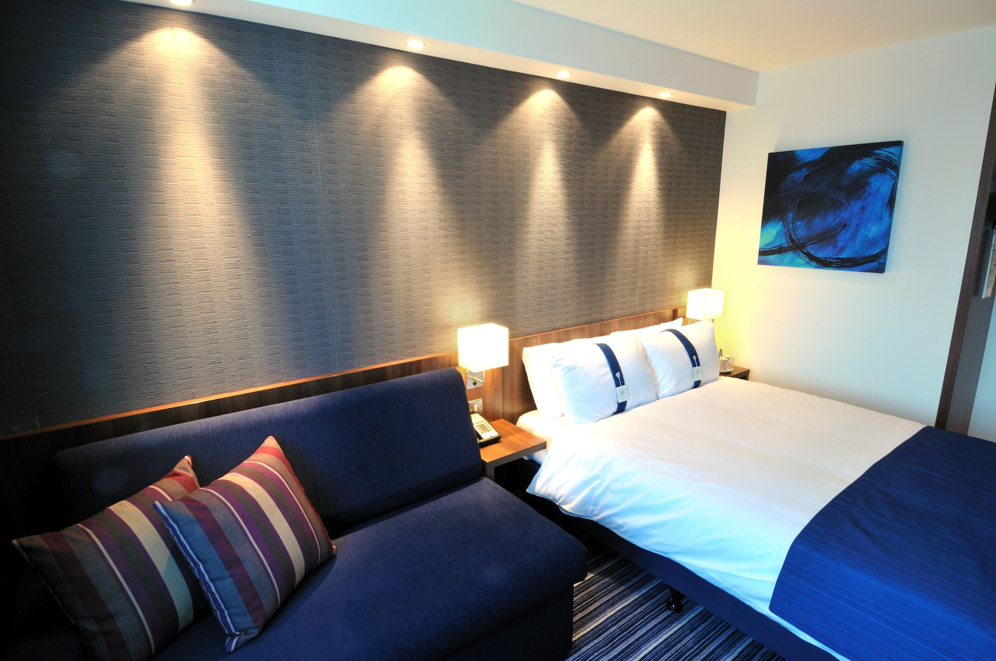 holiday inn express london heathrow t5 by ihg