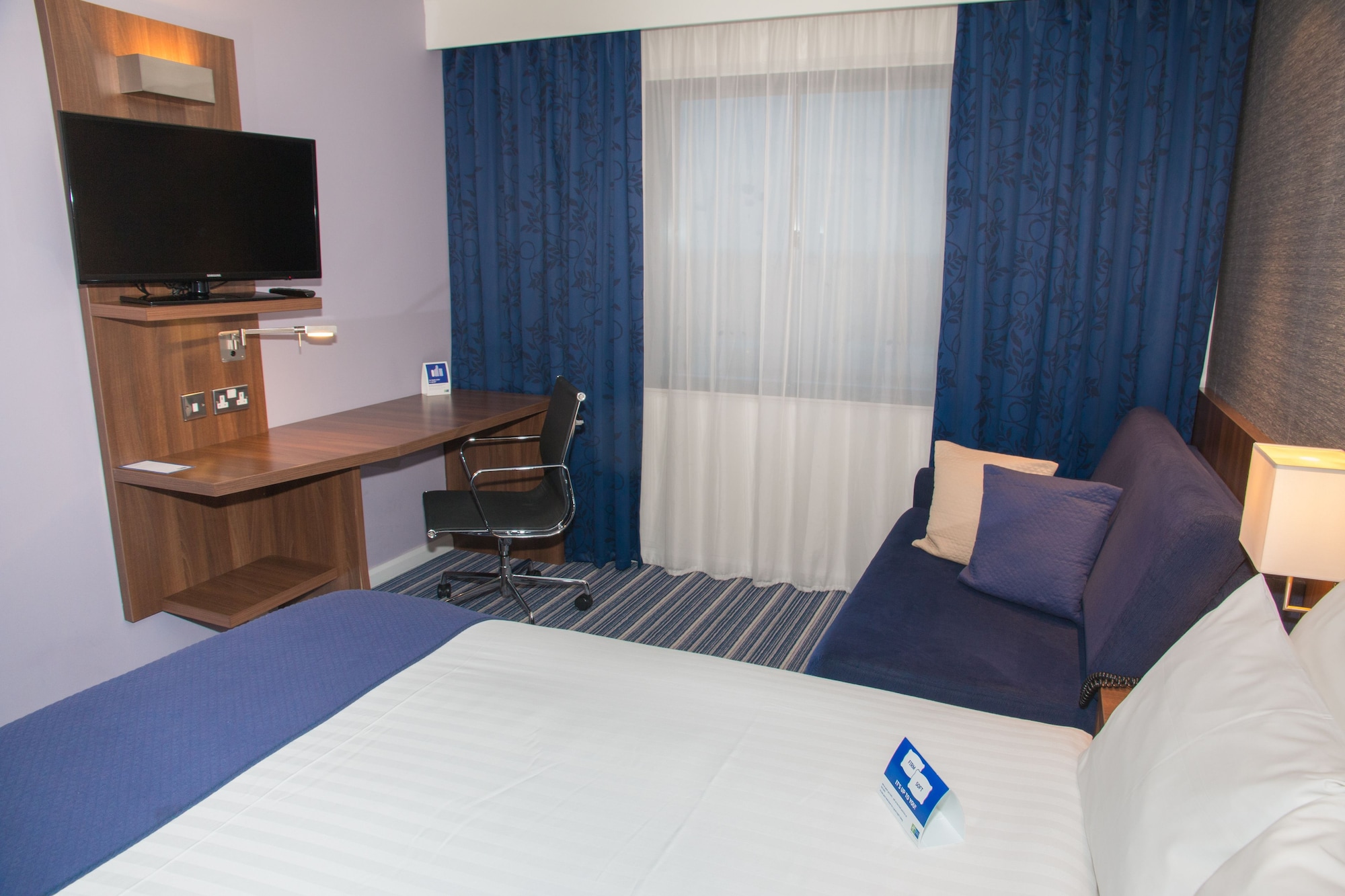holiday inn express london heathrow t5 by ihg