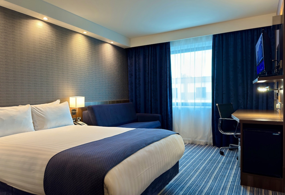 holiday inn express london heathrow t5 by ihg