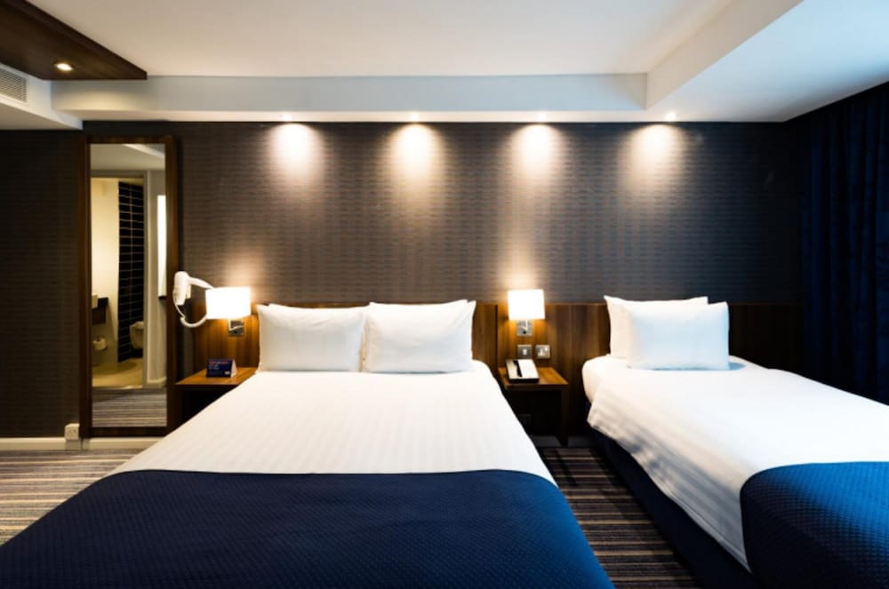holiday inn express london heathrow t5 by ihg