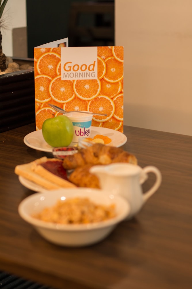 holiday inn express london heathrow t5 by ihg
