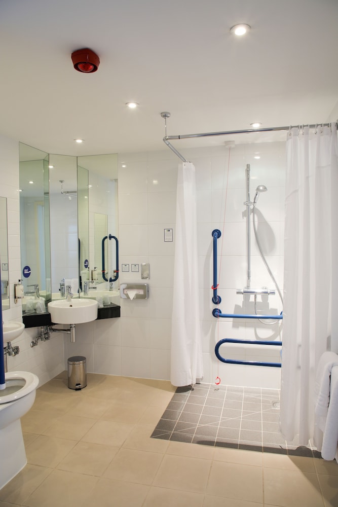 holiday inn express london heathrow t5 by ihg