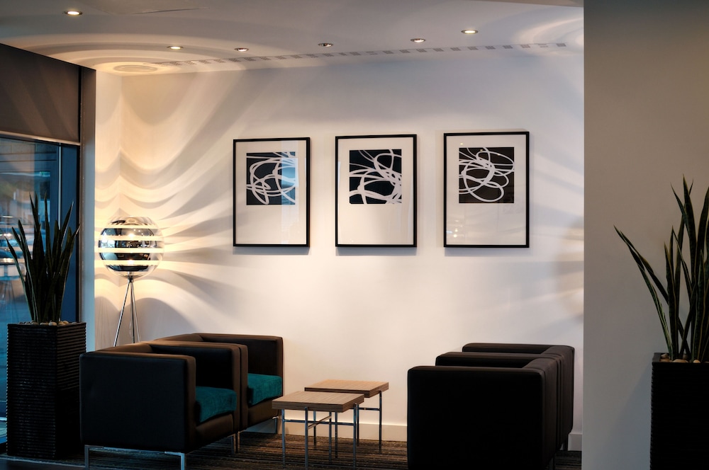 holiday inn express london heathrow t5 by ihg