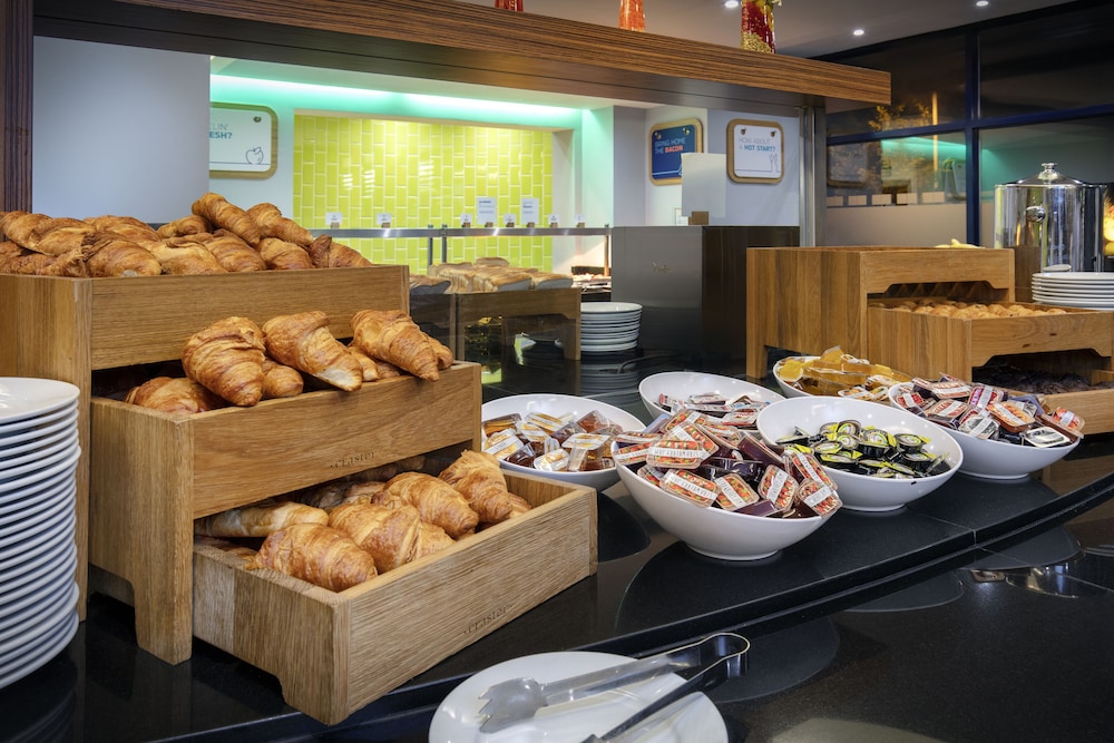holiday inn express london heathrow t5 by ihg