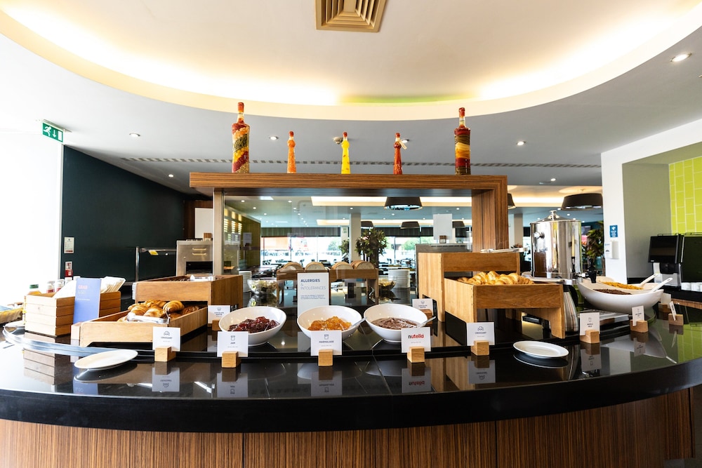 holiday inn express london heathrow t5 by ihg