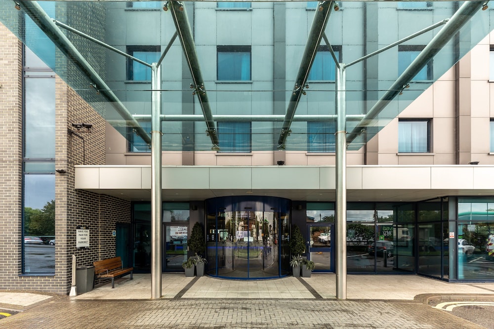 holiday inn express london heathrow t5 by ihg
