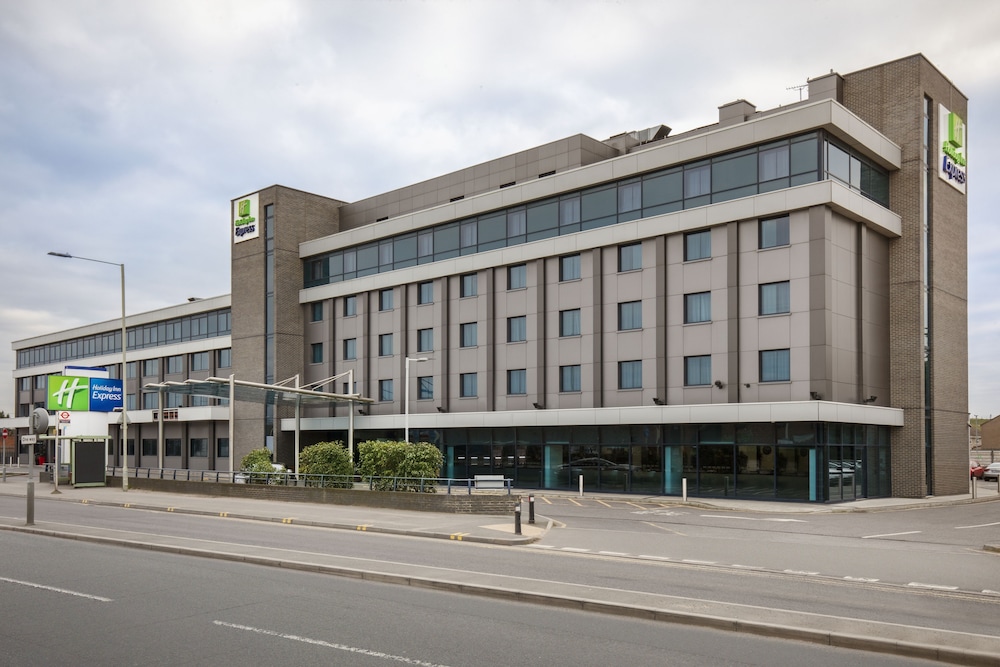holiday inn express london heathrow t5 by ihg