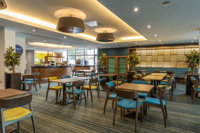 holiday inn express london heathrow t5 by ihg
