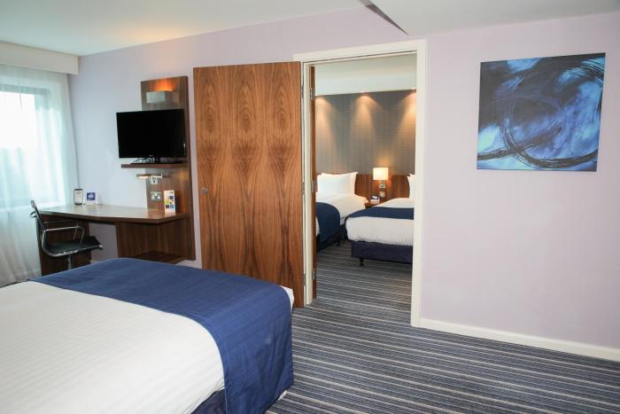 holiday inn express london heathrow t5 by ihg