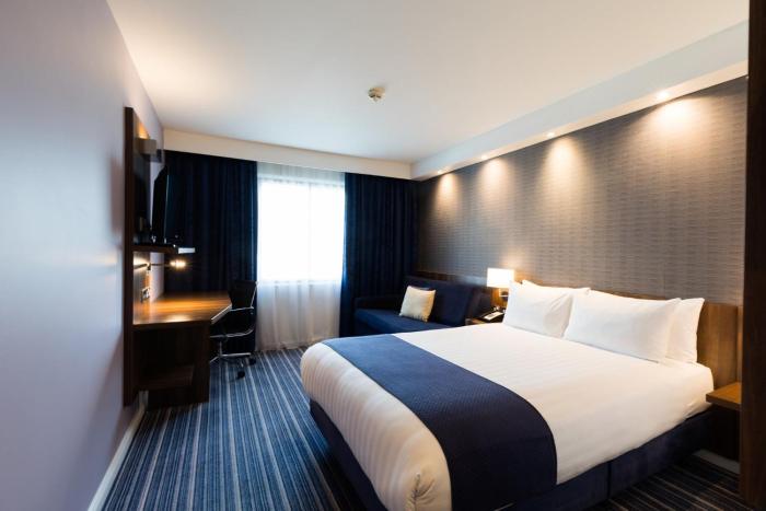 holiday inn express london heathrow t5 by ihg
