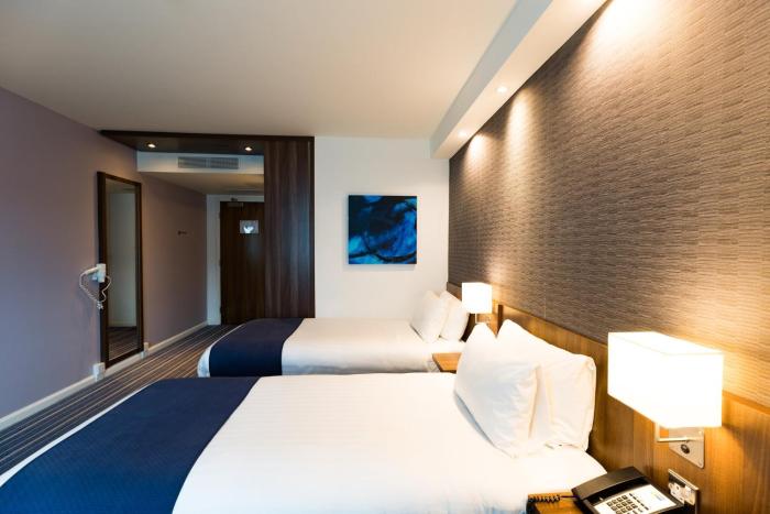 holiday inn express london heathrow t5 by ihg