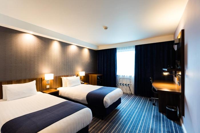 holiday inn express london heathrow t5 by ihg