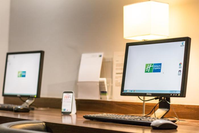 holiday inn express london heathrow t5 by ihg