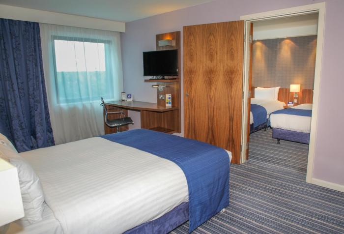 holiday inn express london heathrow t5 by ihg