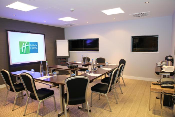 holiday inn express london heathrow t5 by ihg