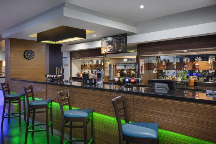 holiday inn express london heathrow t5 by ihg